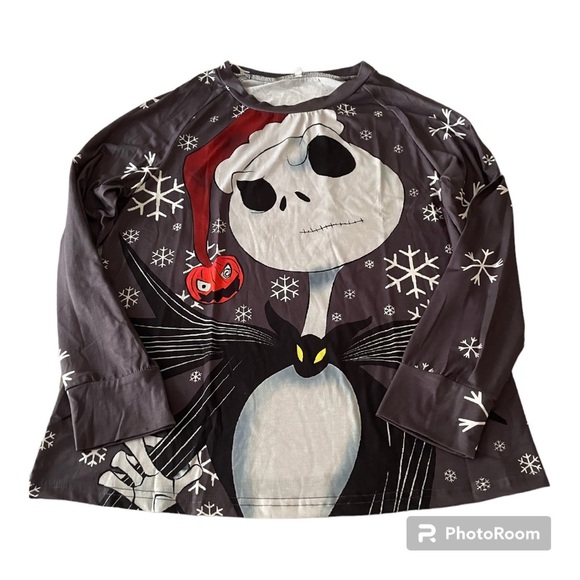 🐾 NWT Christmas long sleeve shirt size XL featuring Jack Skellington Santa hat - Picture 1 of 6